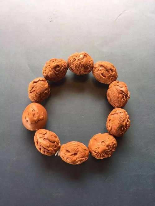 红 润 透,方寸之间大有乾坤,核雕艺术让人惊叹