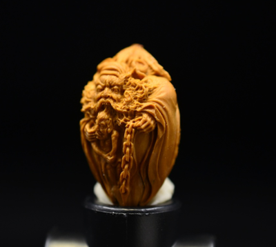 王彬钟馗猎鬼核雕艺术细节赏析